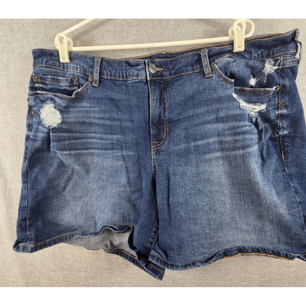 Torrid Perfect 5 Inch Jean Shorts Size 24 Distressed Vintage Stretch Boho Dark